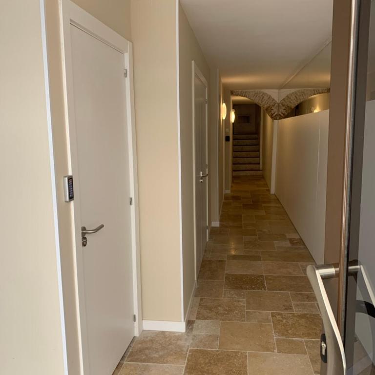 Bajo interior sin ventana en Barri Port Maritim - Apartamento de 1 dormitorio - 17