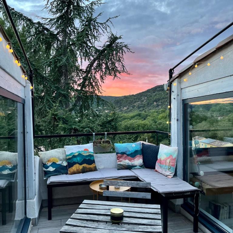 Appartement sur les toits, très jolie vue Provence - One-Bedroom Apartment - 5