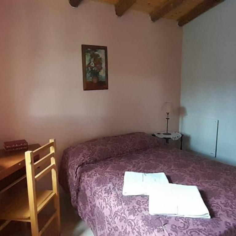 Casas HG-Desayuno sencillo entregado al check in-Pileta normal y climatizada en predio a 5 minutos en auto-Acepta mascotas bajo petición-Cochera para 1 auto - Chalet de 1 dormitorio - 17