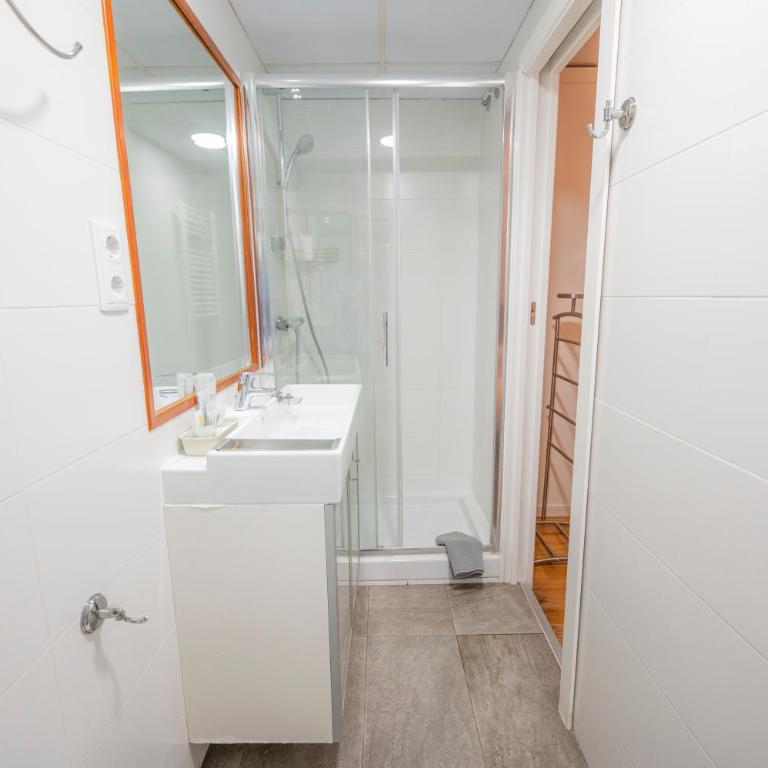 Apartamentos Huertas 10 - Deluxe Suite - 3