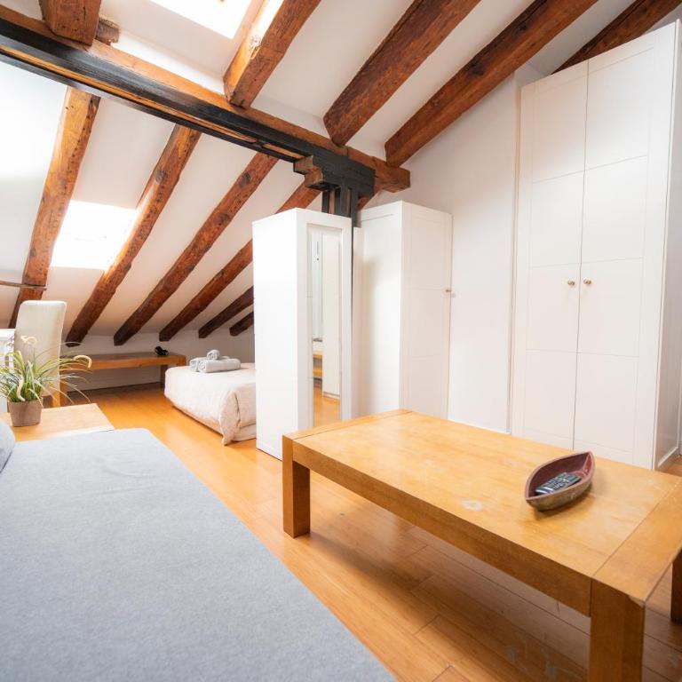 Apartamentos Huertas 10 - Maisonette-Suite - 22