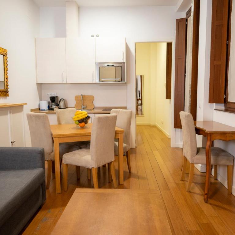 Apartamentos Huertas 10 - Deluxe Apartment - 1