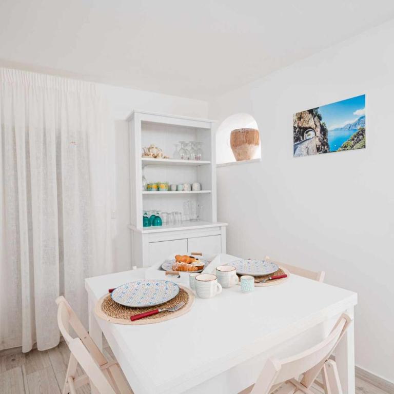 White Amalfi - Centro Storico by ItalianHost - Appartamento con 2 Camere da Letto - 46