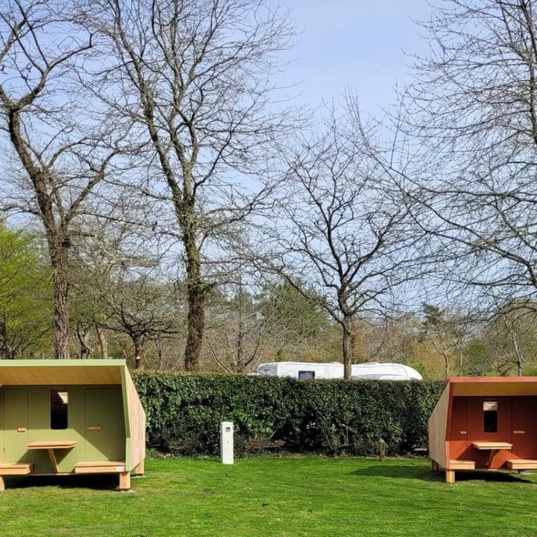 Camping des Gayeulles - Hütte (2 Erwachsene) ohne Küche und Sanitäreinrichtung - 3