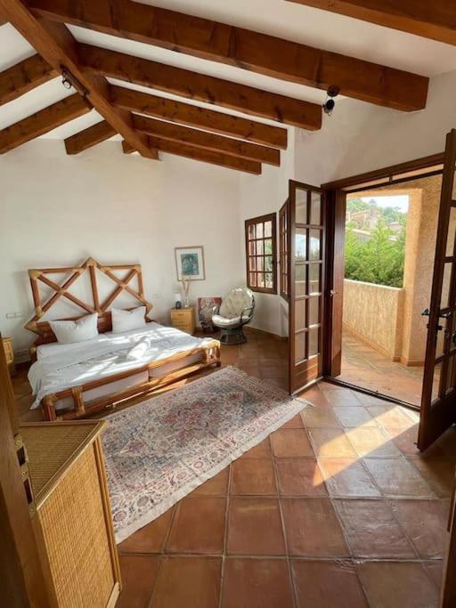 Spacious Villa with Pool and Fireplace - Villa - 35