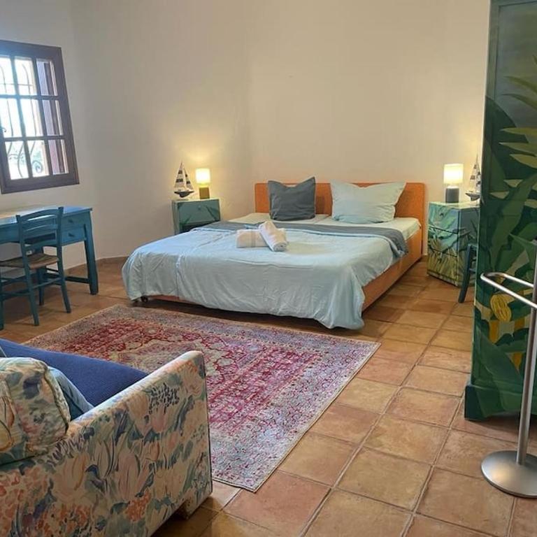 Spacious Villa with Pool and Fireplace - Villa - 20