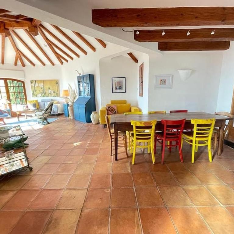 Spacious Villa with Pool and Fireplace - Villa - 12