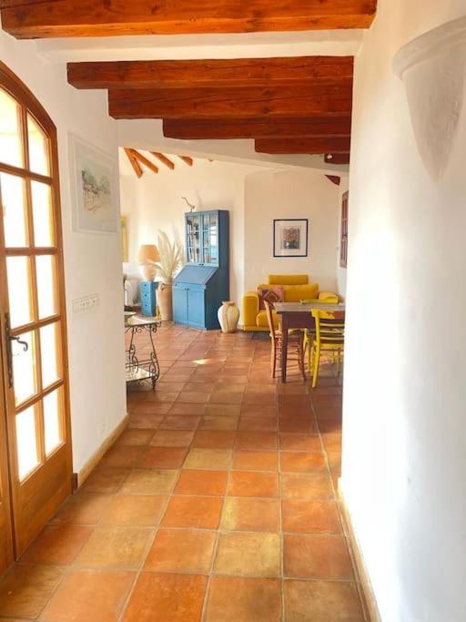 Spacious Villa with Pool and Fireplace - Villa - 11