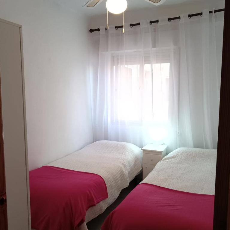 Un lugar agradable en Málaga - Three-Bedroom Apartment - 14