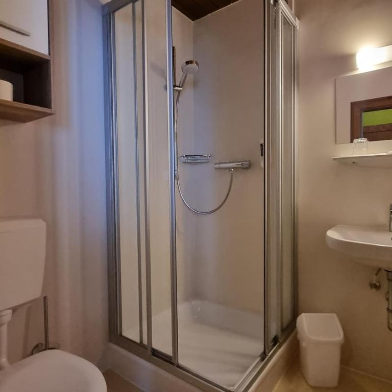 Pension Schöne Aussicht - Chambre Double avec Balcon - 8
