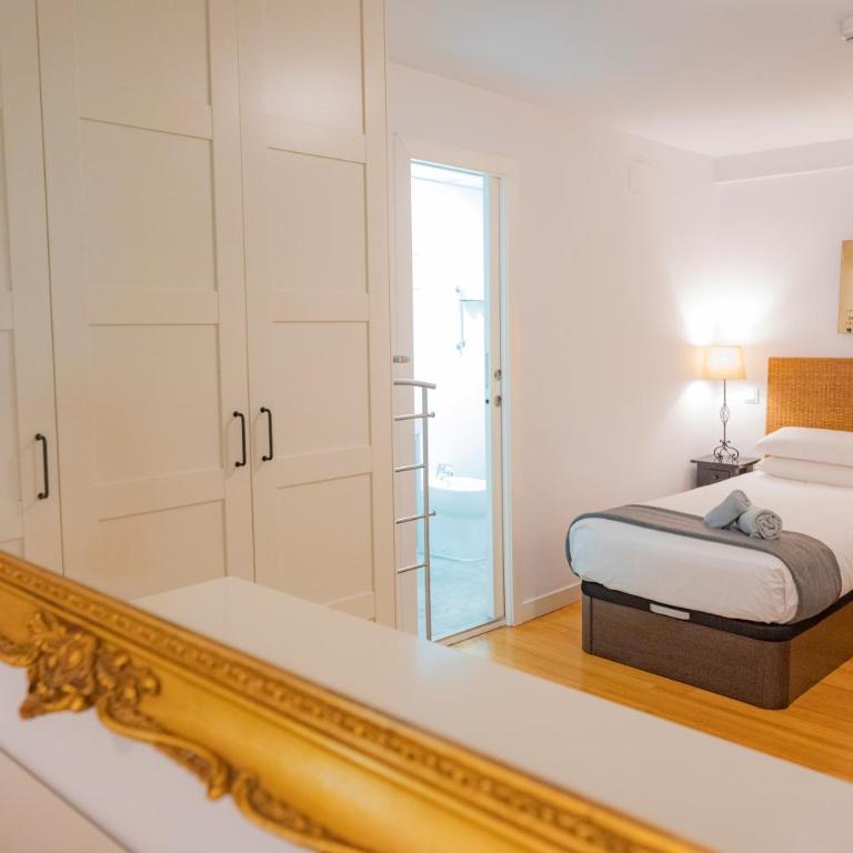 Apartamentos Huertas 10 - Deluxe Suite - 18