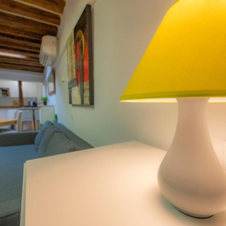 Apartamentos Huertas 10 - Deluxe Suite - 12