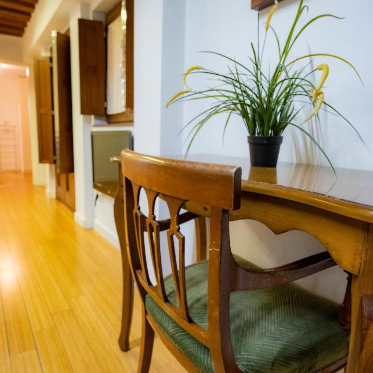 Apartamentos Huertas 10 - Deluxe Suite - 11