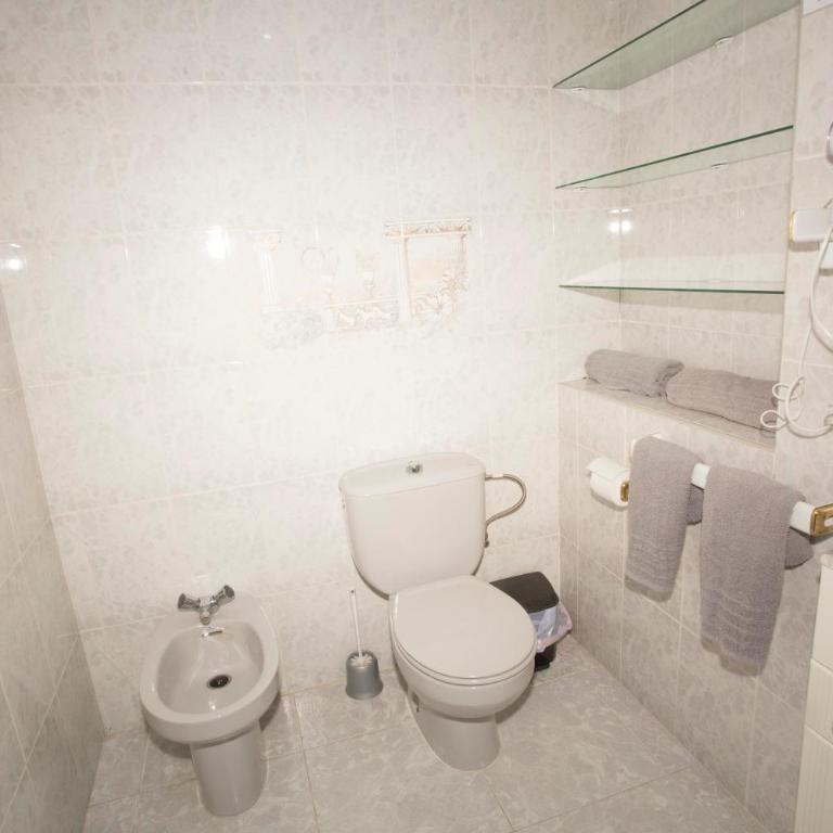 Alojamiento el Chaparro Barbate junto a la venta el loro - Habitación Doble con baño privado - 2 camas - 8