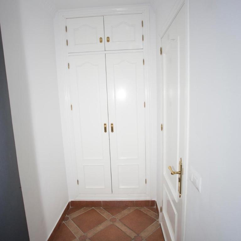 Alojamiento el Chaparro Barbate junto a la venta el loro - Habitación con cama extragrande y bañera de hidromasaje - 1