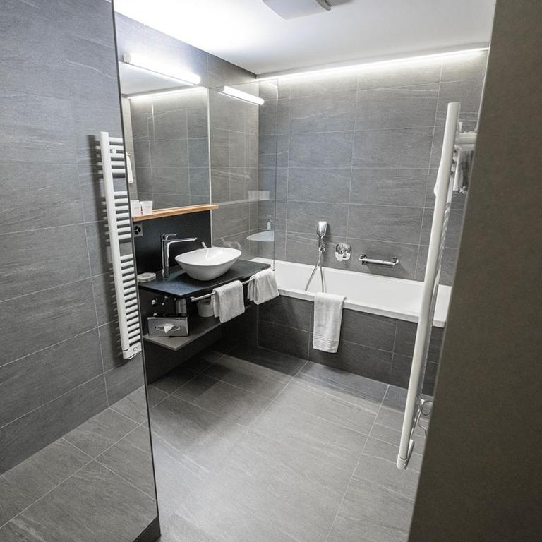 Hôtel des Bains de Saillon - Suite - 1