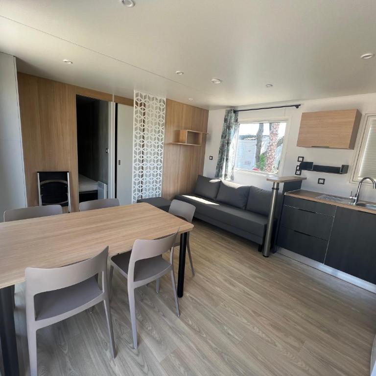 Holiday Marina Resort - Logement 3 Chambres de Luxe - 1
