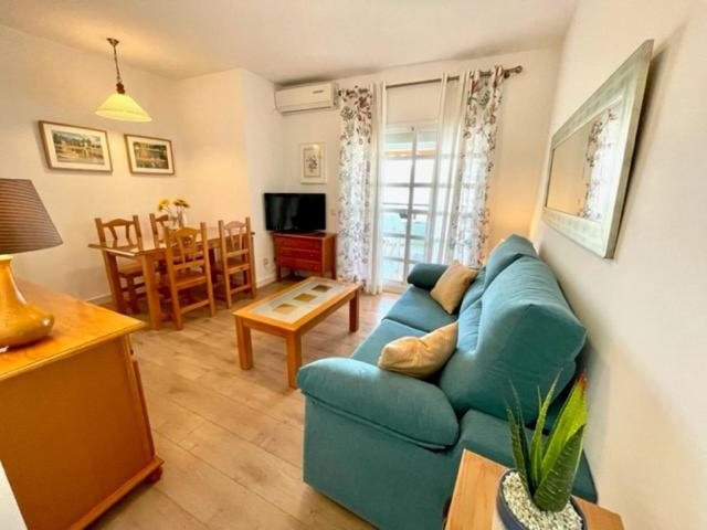GATU PREMIUM Villa Poniente, junto la playa de Valdelagrana " Preferente mayores de 21 años y familias " - Apartamento con terraza - 4