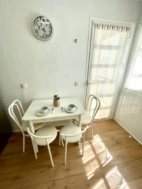 GATU PREMIUM Villa Poniente, junto la playa de Valdelagrana " Preferente mayores de 21 años y familias " - Apartamento con terraza - 17