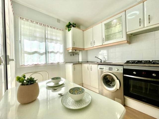 GATU PREMIUM Villa Poniente, junto la playa de Valdelagrana " Preferente mayores de 21 años y familias " - Apartamento con terraza - 21
