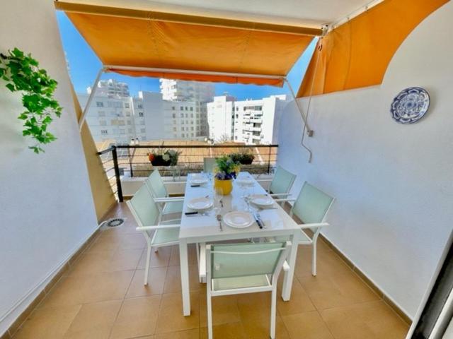GATU PREMIUM Villa Poniente, junto la playa de Valdelagrana " Preferente mayores de 21 años y familias " - Apartamento con terraza - 30