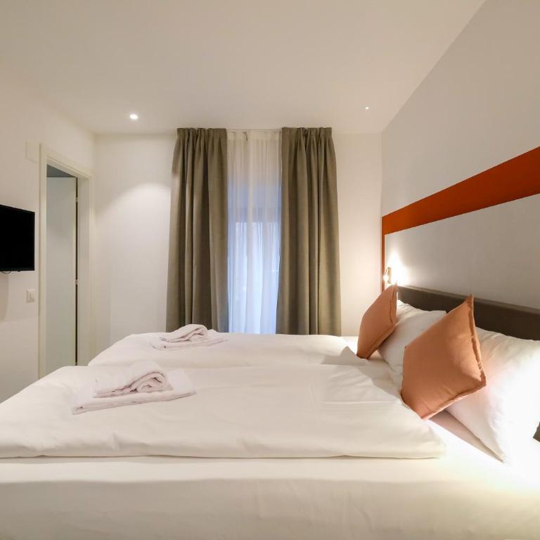 Boutique Hotel Piazza Grande Locarno - Easy Self Check-In - Camera Matrimoniale Standard - 1