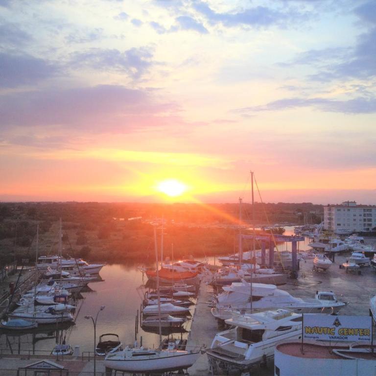 Holidays Penthouse vues panoramiques sur le Port naval,un séjour élégant assuré " Wifi Pàrquing gratuït - Studio Apartment - 17