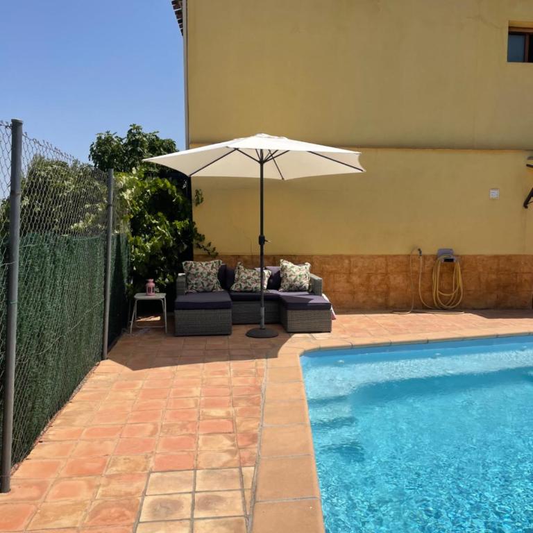 Air Conditioned "Casa Tropicana" Villa-Sleeps 10-Free WiFi-Private Pool-Free Parking - Casa de 5 dormitorios - 26