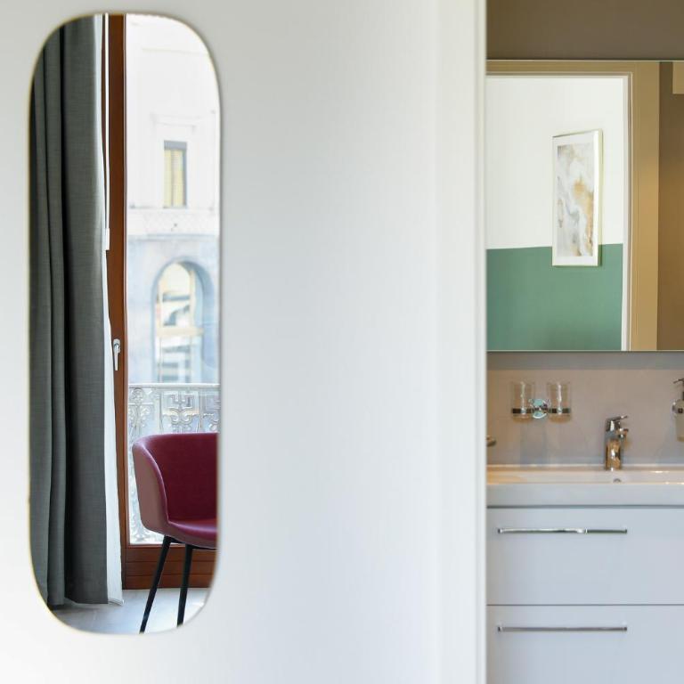 Boutique Hotel Piazza Grande Locarno - Easy Self Check-In - Junior Suite con Balcone - 3