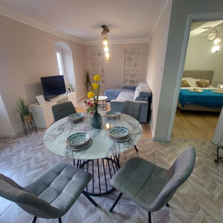 Apartments Jelena - Deluks Apartman - 1