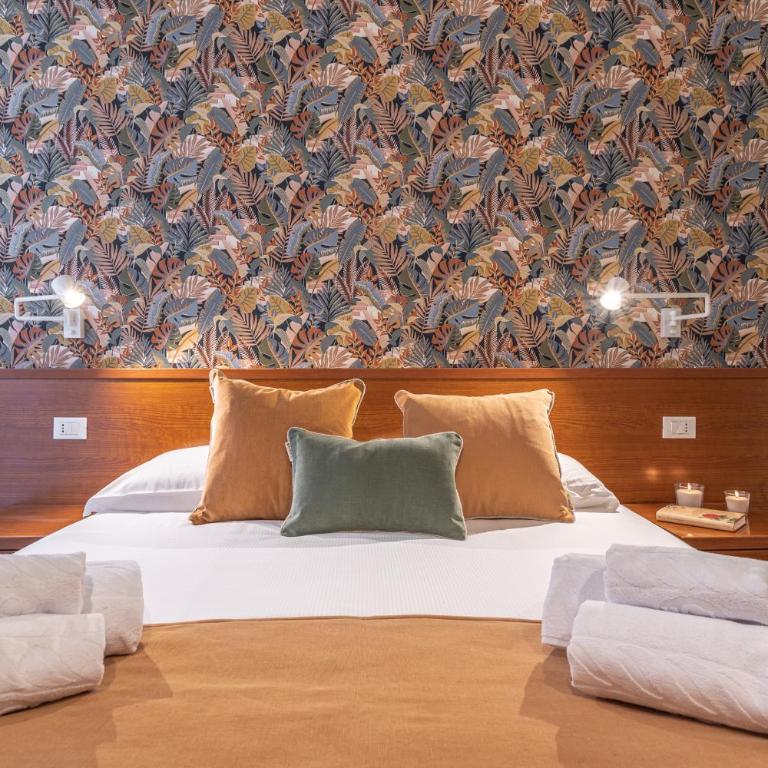 Vittoria Garden Suites - Camera Quadrupla con Bagno Privato - 1