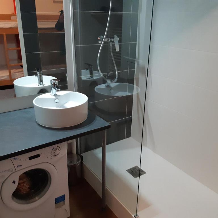 Studio cosy avec balcon sud, WiFi et parking à Brides-les-Bains - Studio - 5