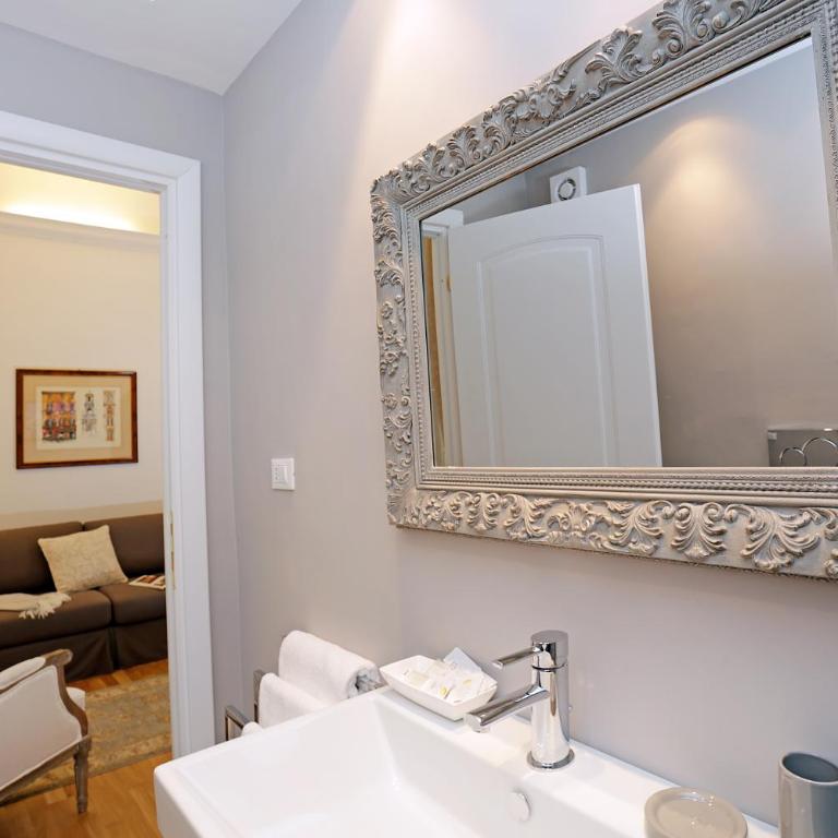 Madonna de' Monti Suites - Junior Suite - 3