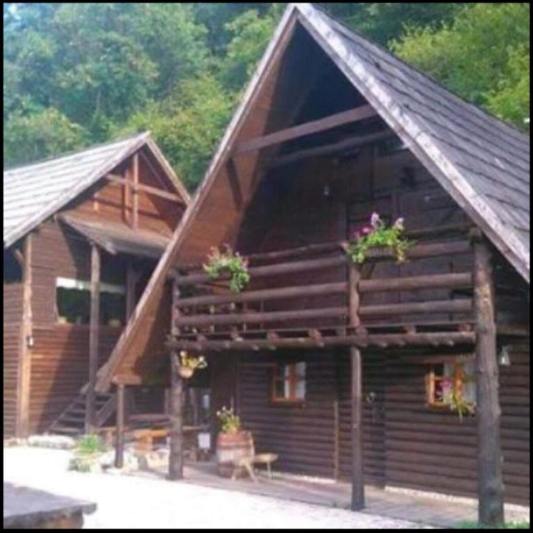 Apartmani Dada Kanjon Grmuša - Three-Bedroom House - 9