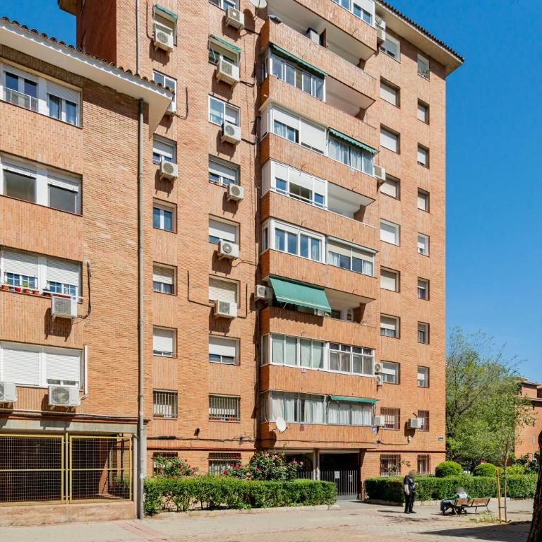 Piso con encanto en Canillejas - Two-Bedroom Apartment - 24