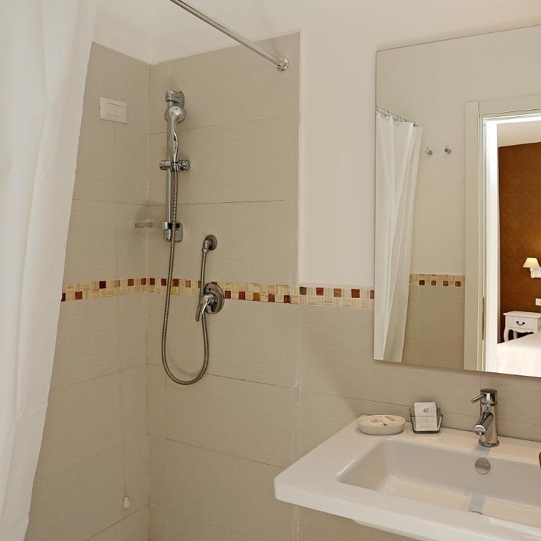 Daplace - HQH Colosseo - Double or Twin Room - 9