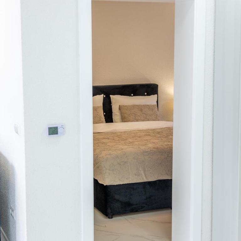 House De Luxe - One-Bedroom Villa - 47