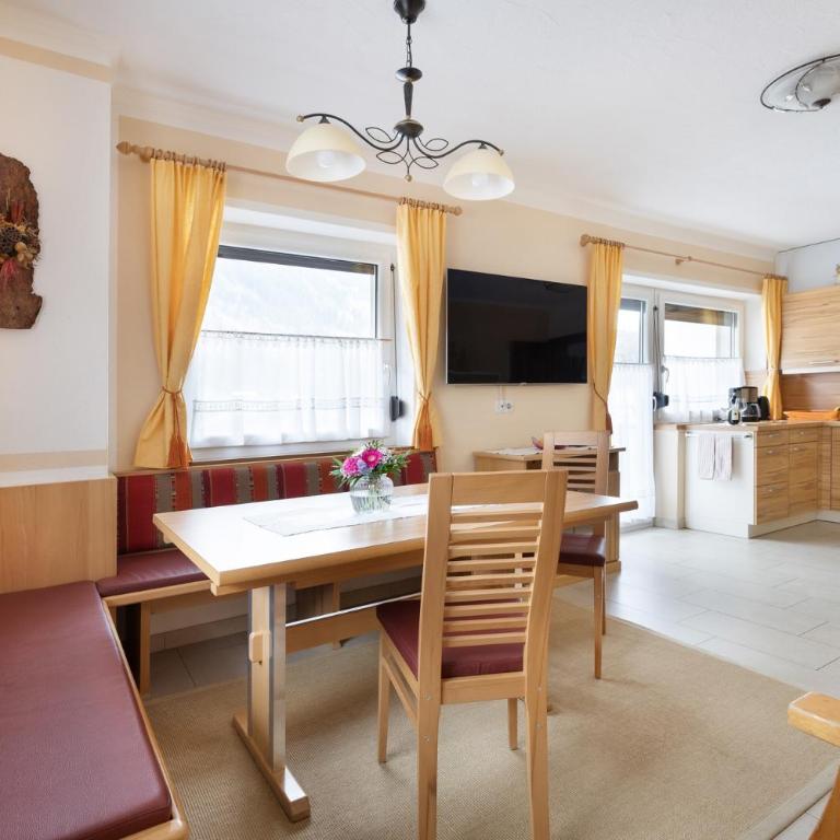 Pension Glockenstuhl - Apartment mit 4 Schlafzimmern (8 Erwachsene) - 1