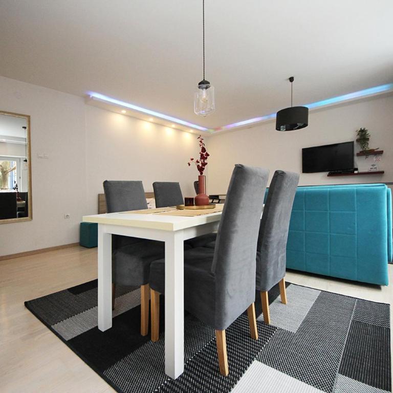 Family Residence Center Sarajevo - Two-Bedroom Apartment - 2
