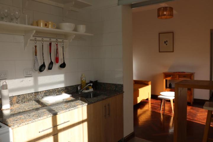 Departamento céntrico, tranquilo y luminoso - Apartamento de 1 dormitorio - 24