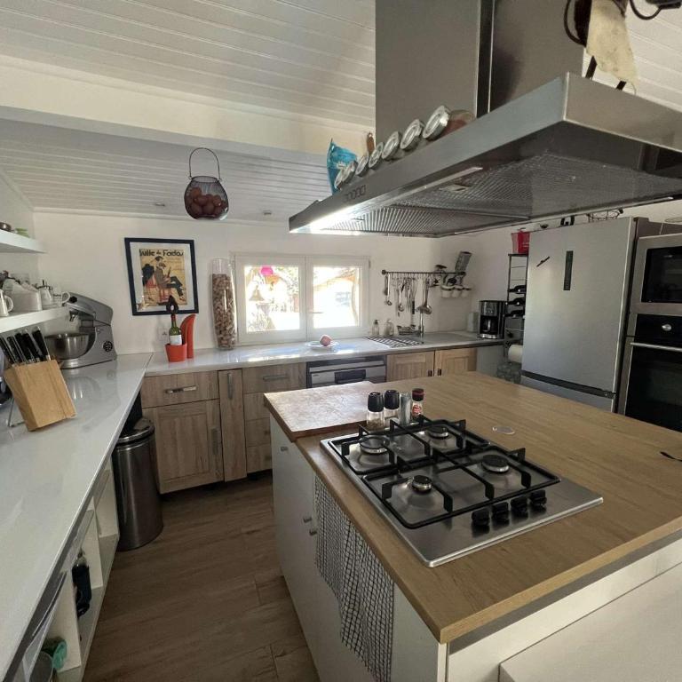 Maison avec Piscine Privée, Proche Plage et Commerces, Jardin et Terrasse, 6 Pers - FR-1-701-61 - Casa - 13