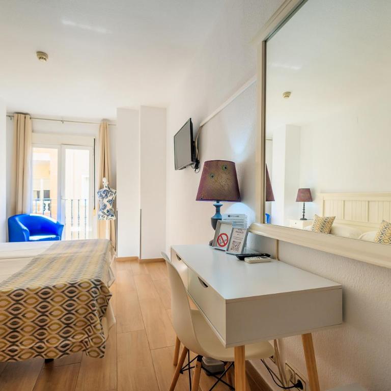 Hotel Madrid - Habitación Doble con vistas a la ciudad - 1 o 2 camas - 16