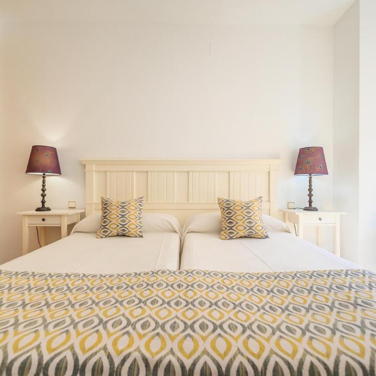 Hotel Madrid - Habitación Doble con vistas a la ciudad - 1 o 2 camas - 11