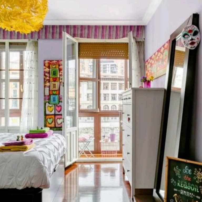 Nuestro refugio - Casco Viejo con wifi y parking gratuito- - Three-Bedroom Apartment - 11