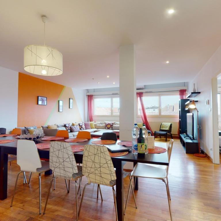 ColmarAppart Vauban - Appartement en Duplex avec Terrasse Loux - 4 Chambres et 3 Salles de Bains - 195 m² - 8