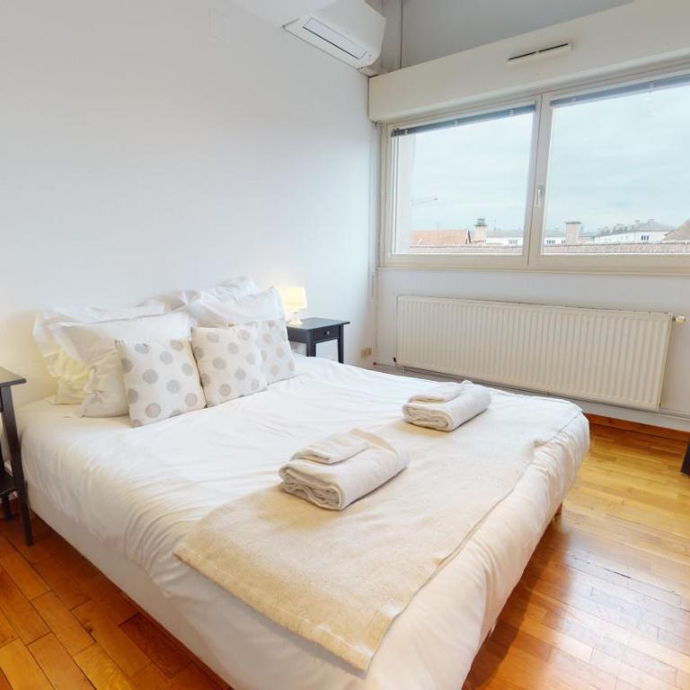 ColmarAppart Vauban - Appartement en Duplex avec Terrasse Loux - 4 Chambres et 3 Salles de Bains - 195 m² - 9