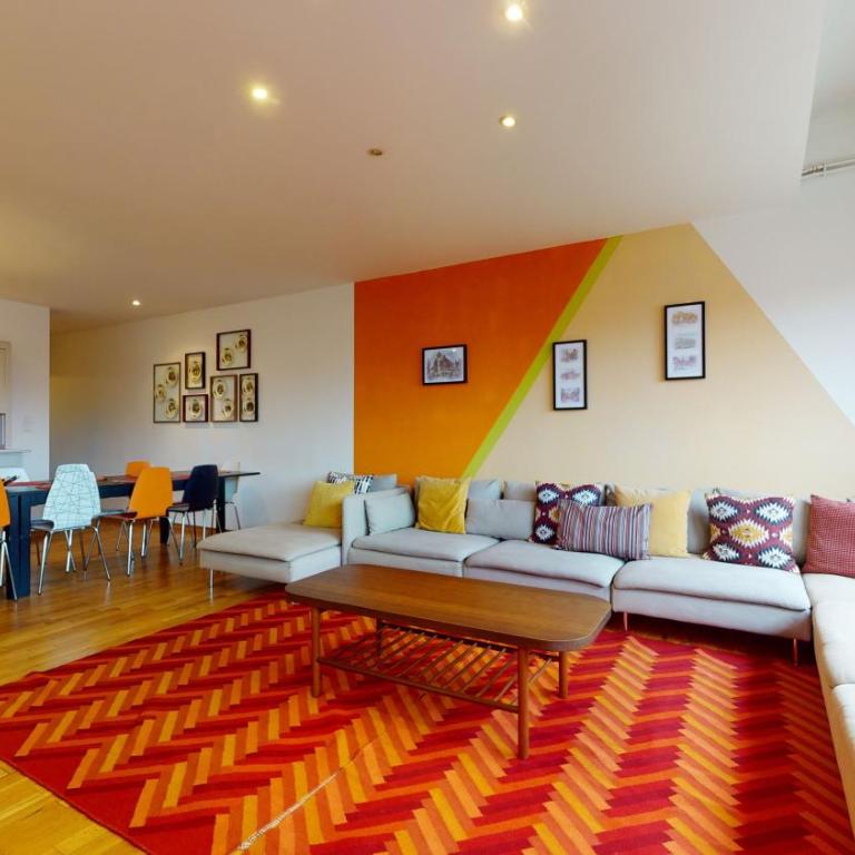 ColmarAppart Vauban - Appartement en Duplex avec Terrasse Loux - 4 Chambres et 3 Salles de Bains - 195 m² - 36