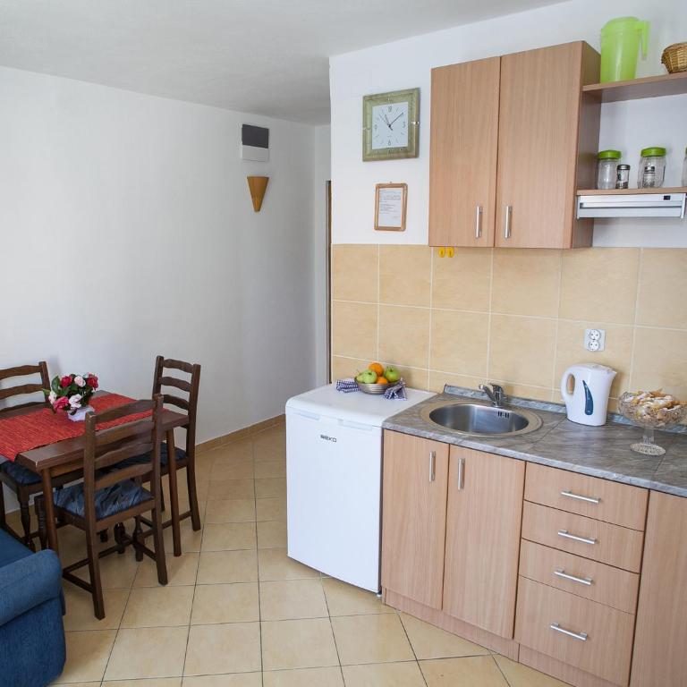 Daria Apartments - Apartment - 29