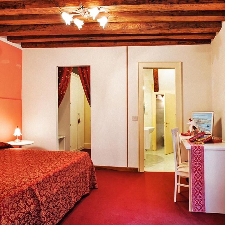 Maison San Marco - Camera Quadrupla Economy con Bagno Privato - 1