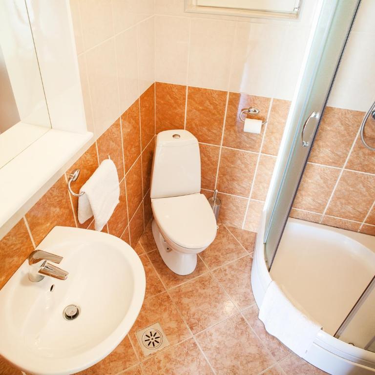 Daria Apartments - One-Bedroom Apartment with Private Garden - 9